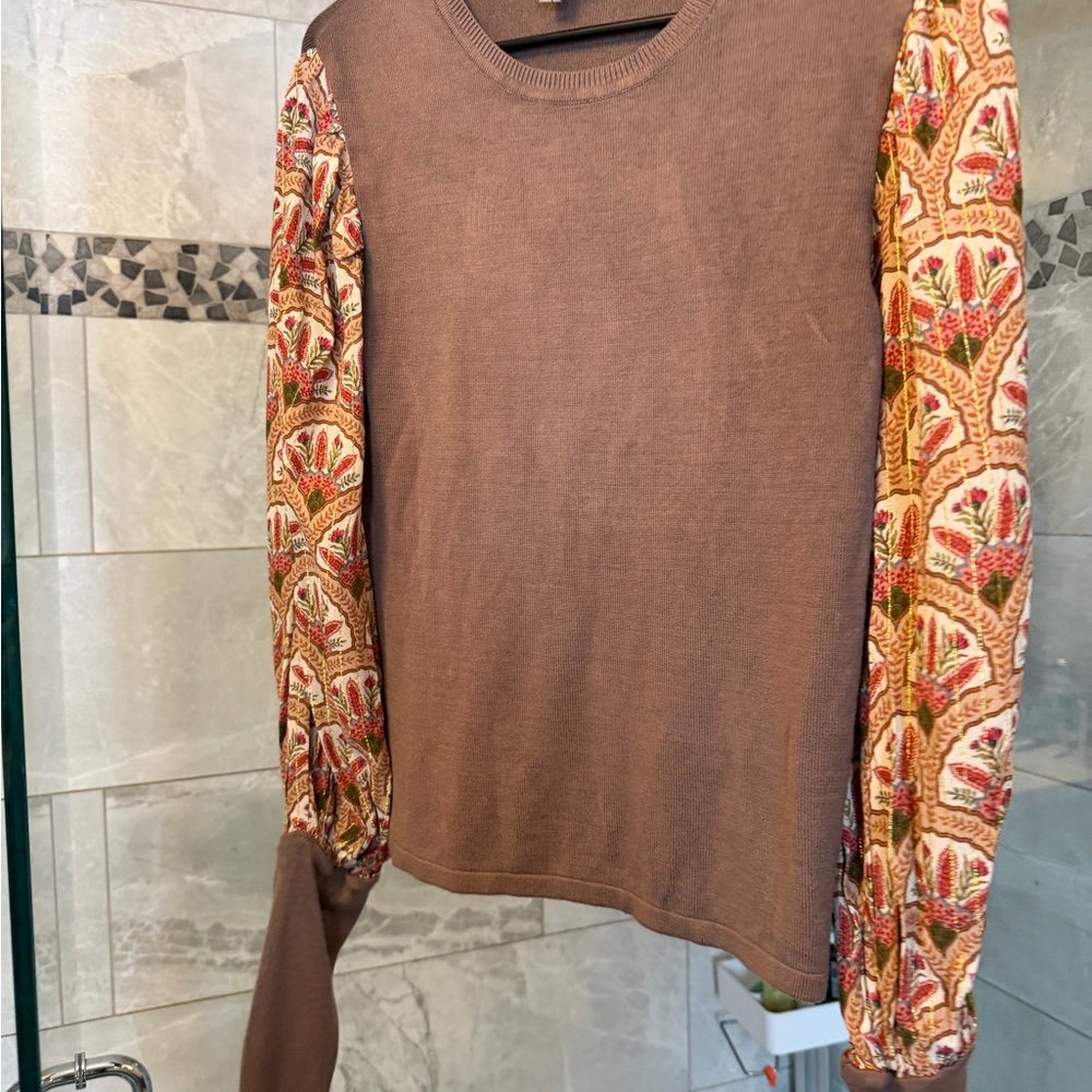 Elegant Brown Paisley Sleeve Women's Sweatshirt